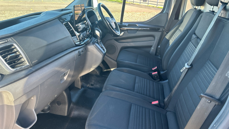 Ford Transit Custom 300 L2 Diesel Fwd 2.0 EcoBlue 130ps Low Roof Limited Van Auto